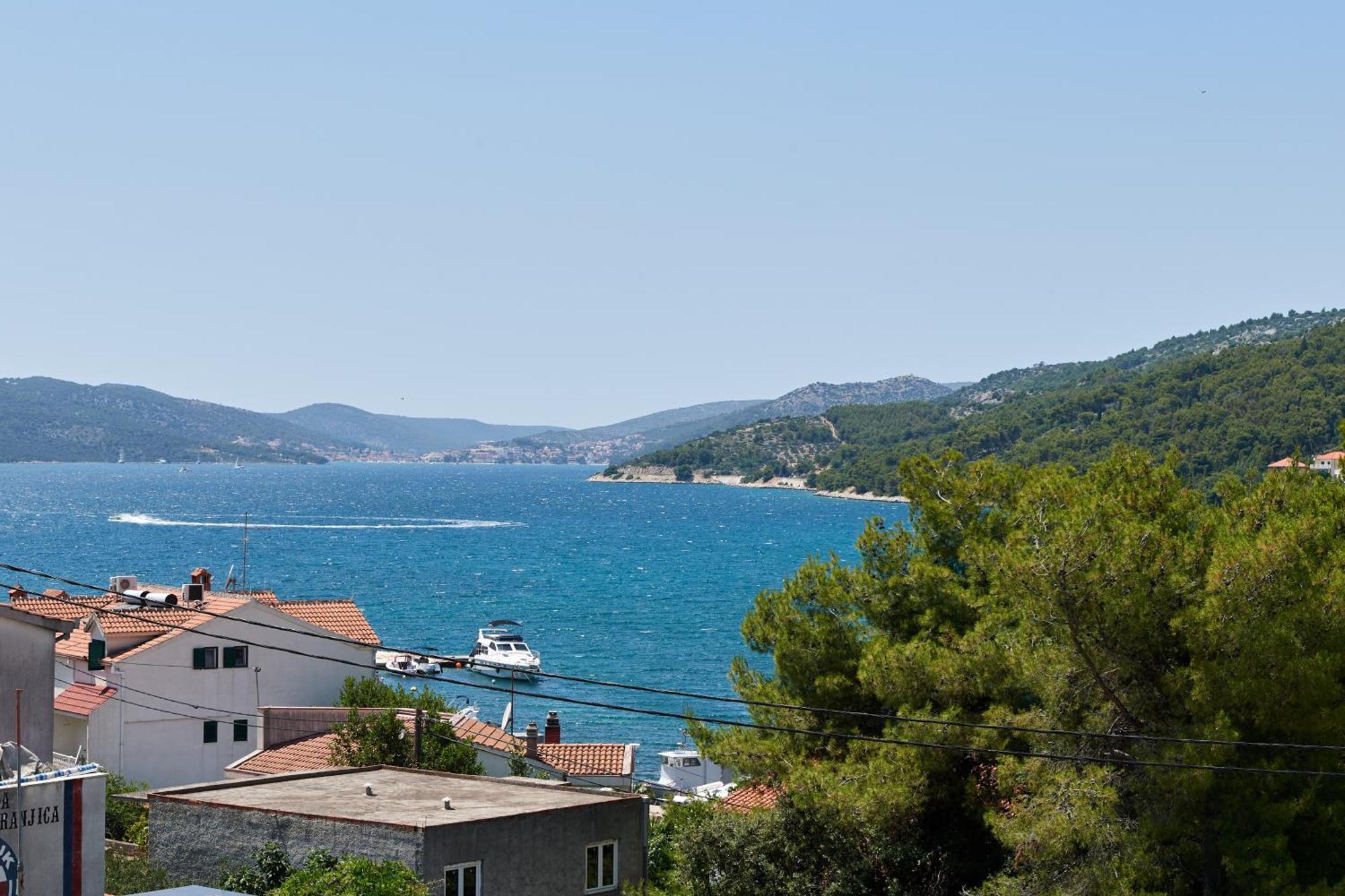 Nela & Sara - 2 Apartments With Heated Swimming Pool Seget Vranjica Exterior foto