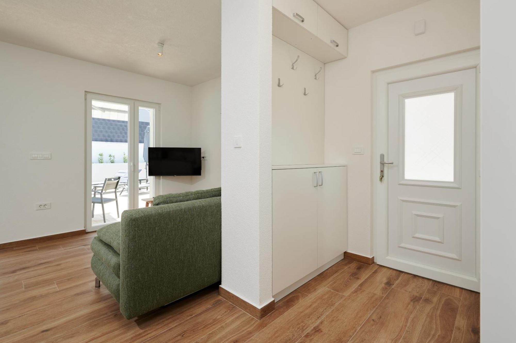 Nela & Sara - 2 Apartments With Heated Swimming Pool Seget Vranjica Exterior foto